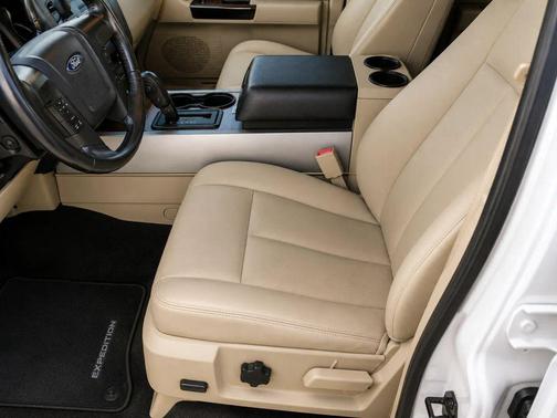 White 2017 Ford Expedition EL XLT