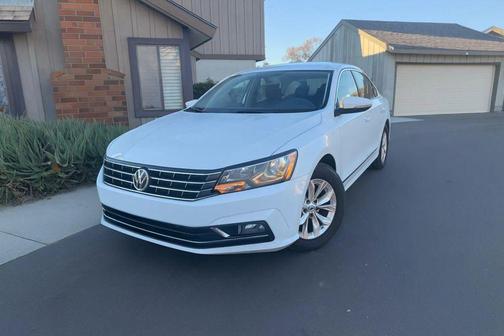 Pure White 2017 Volkswagen Passat 1.8T S