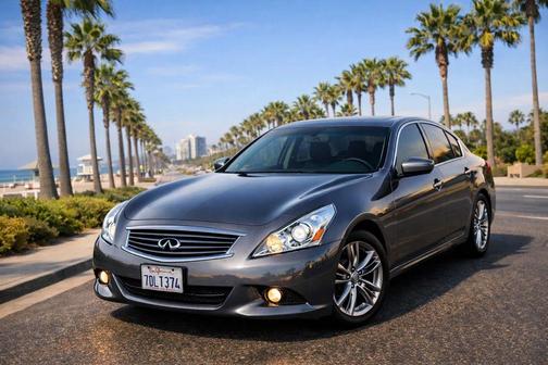 2011 INFINITI G37 Journey