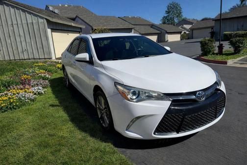 2015 Toyota Camry SE