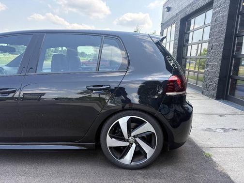 Deep Black Metallic 2013 Volkswagen Golf R 4-Door