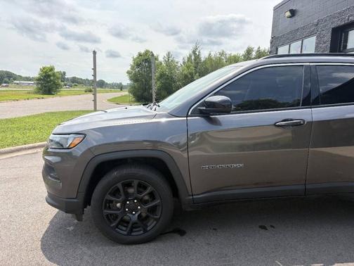 Granite Crystal Clearcoat Metallic 2022 Jeep Compass Latitude Lux