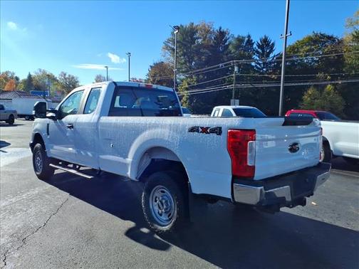 2017 Ford F-250 XL 4WD SuperCab 8' Box