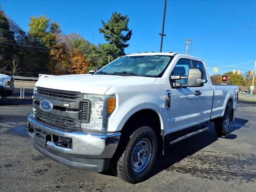 2017 Ford F-250 XL 4WD SuperCab 8' Box