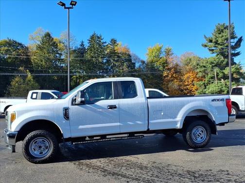 2017 Ford F-250 XL 4WD SuperCab 8' Box