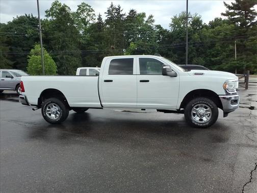White 2024 RAM 2500 Tradesman 4x4 Crew Cab 8' Box