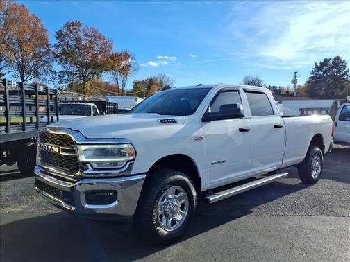 2019 RAM 2500 Tradesman 4x4 Crew Cab 8' Box