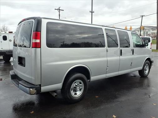 2017 Chevrolet Express 3500 LT