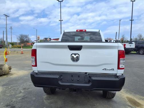 2019 RAM 2500 Tradesman 4x4 Crew Cab 6'4'' Box