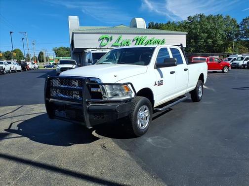 White 2014 RAM 2500 4WD Crew Cab 169'' Tradesman