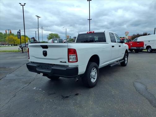 White 2022 RAM 2500 Tradesman 4x4 Crew Cab 8' Box