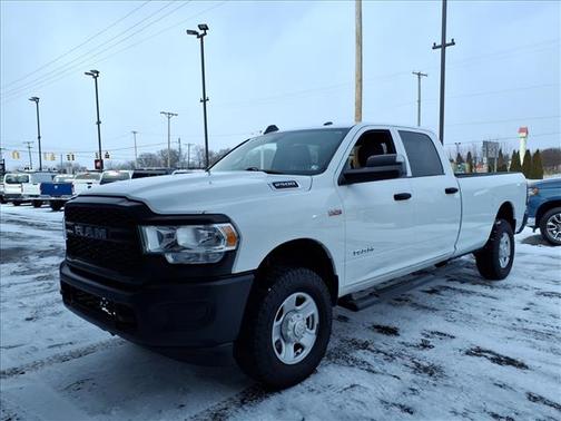 2022 RAM 2500 Tradesman 4x4 Crew Cab 8' Box