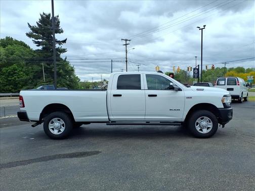 White 2022 RAM 2500 Tradesman 4x4 Crew Cab 8' Box