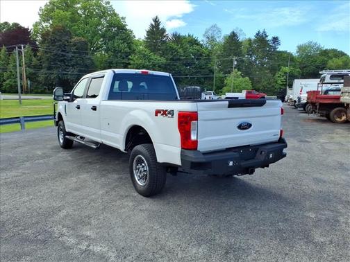 White 2018 Ford F-250 XL