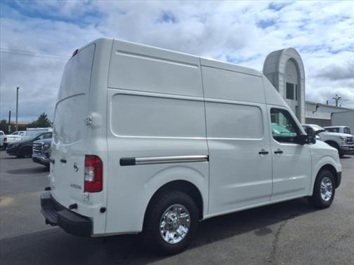 2021 Nissan NV Cargo NV3500 HD S V8