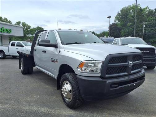 2018 RAM 3500 Tradesman 4x4 Crew Cab 8' Box