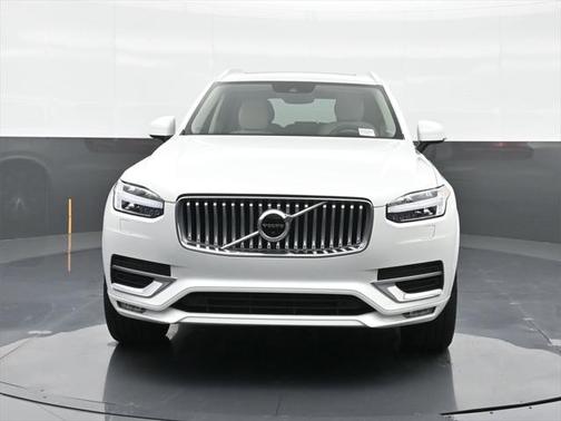 2022 Volvo XC90 T6 Inscription