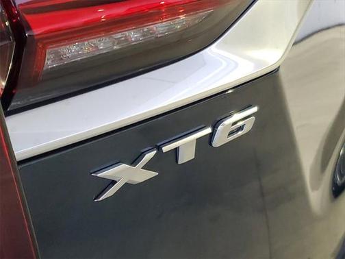 2025 Cadillac XT6 Premium Luxury FWD