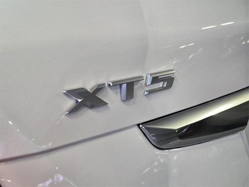 2025 Cadillac XT5 Luxury