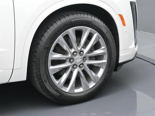 2023 Cadillac XT6 Premium Luxury FWD