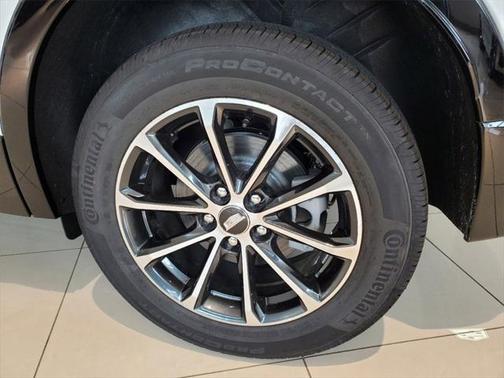 2025 Cadillac XT4 Sport