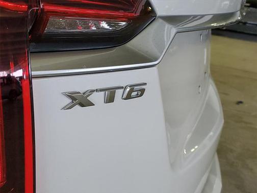 2025 Cadillac XT6 Premium Luxury FWD