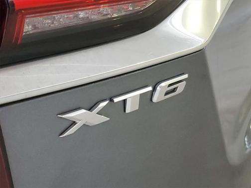 2021 Cadillac XT6 Luxury FWD