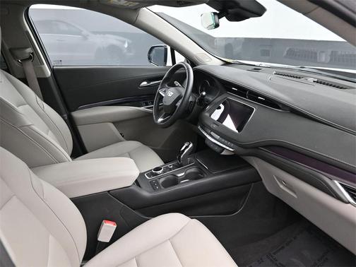 2023 Cadillac XT4 Luxury