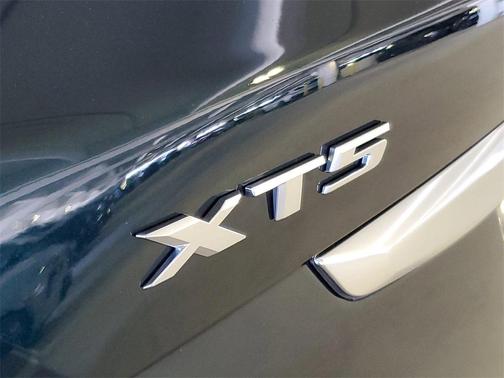 2025 Cadillac XT5 Luxury
