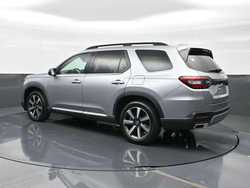Lunar Silver Metallic 2025 Honda Pilot Touring 8-Passenger