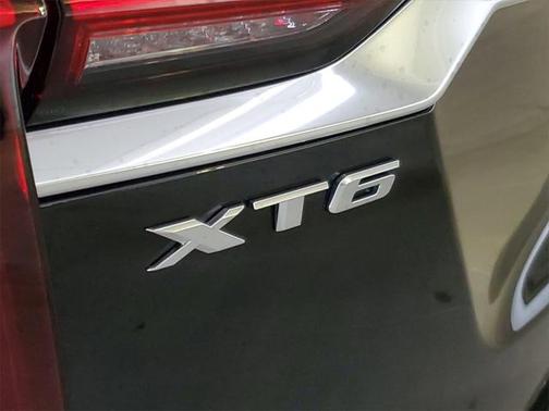 2025 Cadillac XT6 Premium Luxury FWD