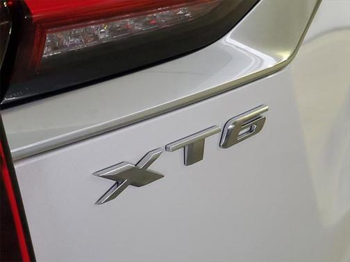 2025 Cadillac XT6 Premium Luxury FWD
