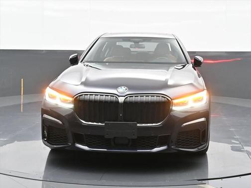 2022 BMW 750 i xDrive