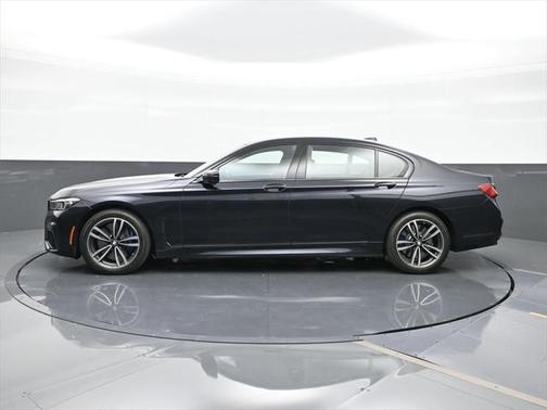 2022 BMW 750 i xDrive