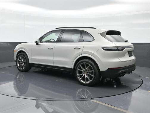 2023 Porsche Cayenne Platinum Edition