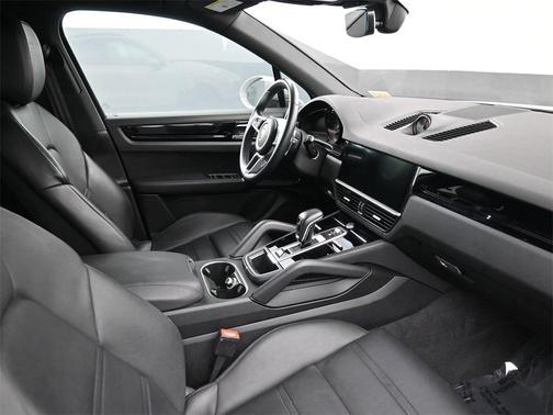 2023 Porsche Cayenne Platinum Edition