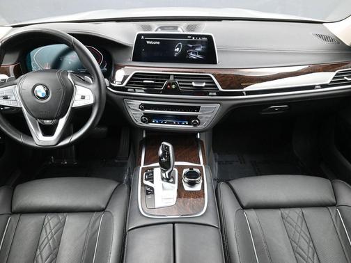 2022 BMW 750 i xDrive