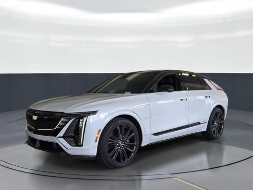 Vibrant White Tricoat 2026 Cadillac LYRIQ V Premium
