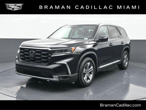 Sonic Gray Pearl 2023 Honda Pilot AWD EX-L 7 Passenger