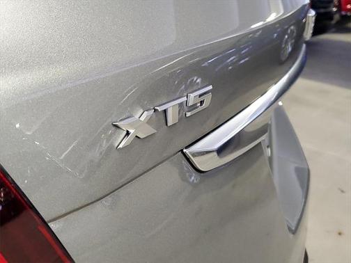 2025 Cadillac XT5 Luxury