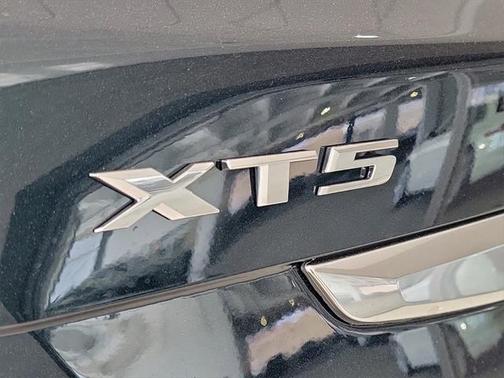 2025 Cadillac XT5 Luxury