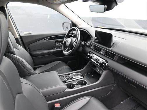 2023 Honda Pilot Touring 8-Passenger