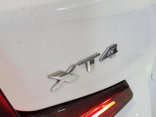2025 Cadillac XT4 Premium Luxury