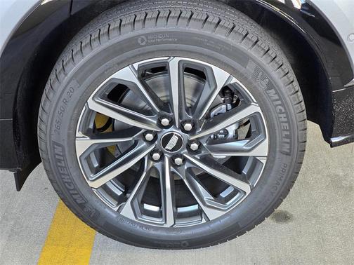 2025 Cadillac LYRIQ Sport