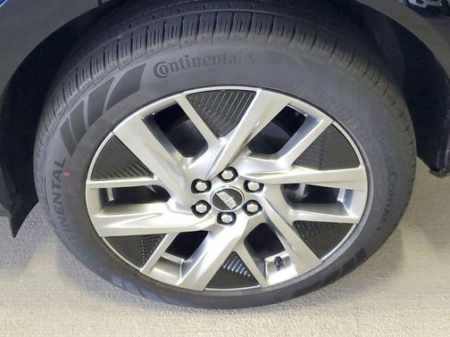 2025 Cadillac OPTIQ Luxury 1 AWD