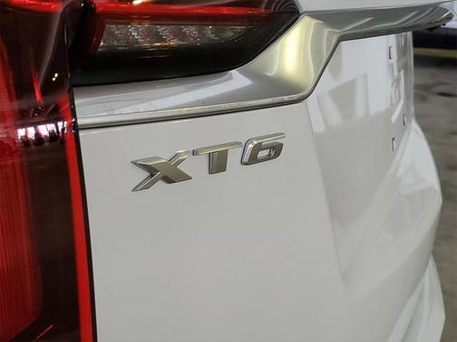 2025 Cadillac XT6 Luxury FWD