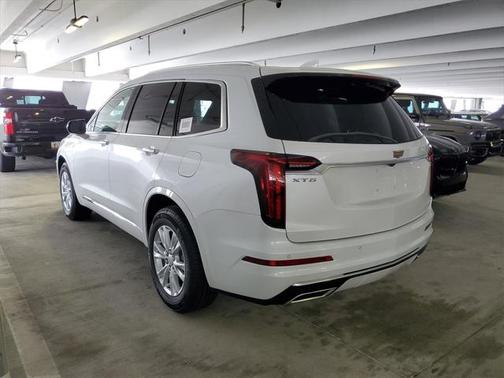 2025 Cadillac XT6 Luxury FWD