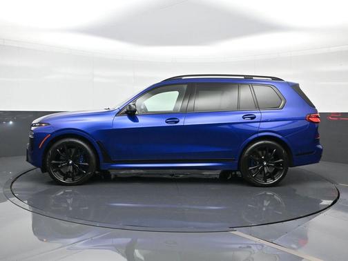 Black Metallic 2024 BMW X7 M60i