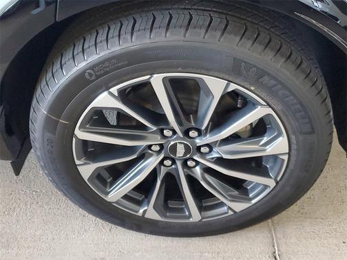 2025 Cadillac LYRIQ Sport