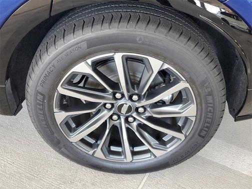 2025 Cadillac LYRIQ Sport